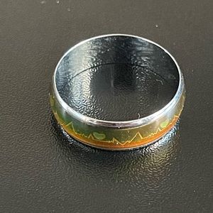 Color change heartbeat ring size 6.5